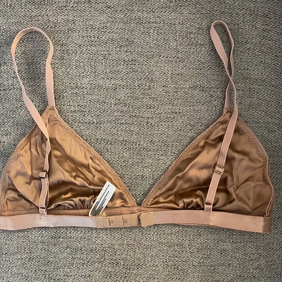 Silky nude Wilfred bra - Picture 3 of 4